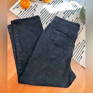 Universal Standard Women’s Black Relaxed Ankle Jeans